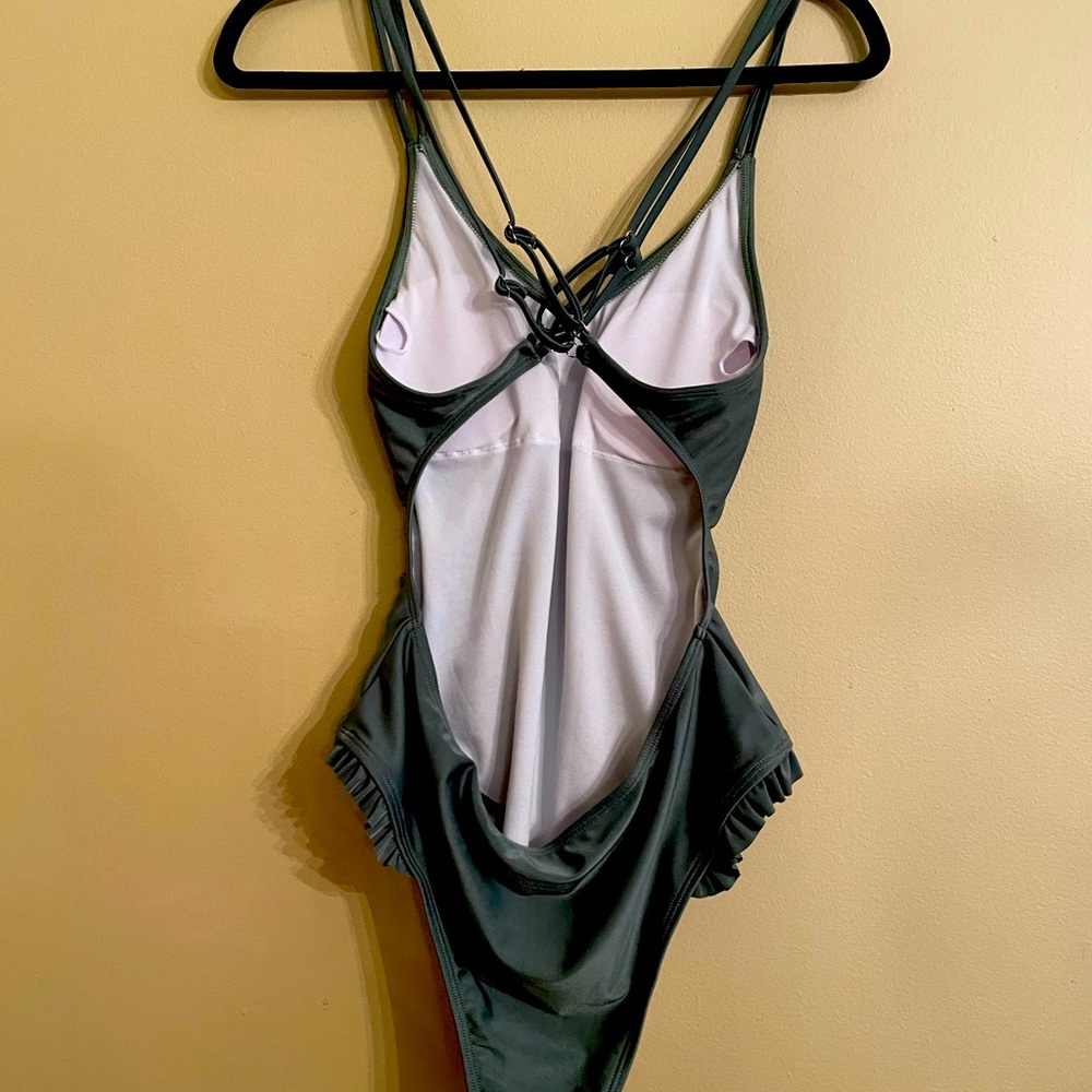 BIKINI LIFE - Picture 7 of 7